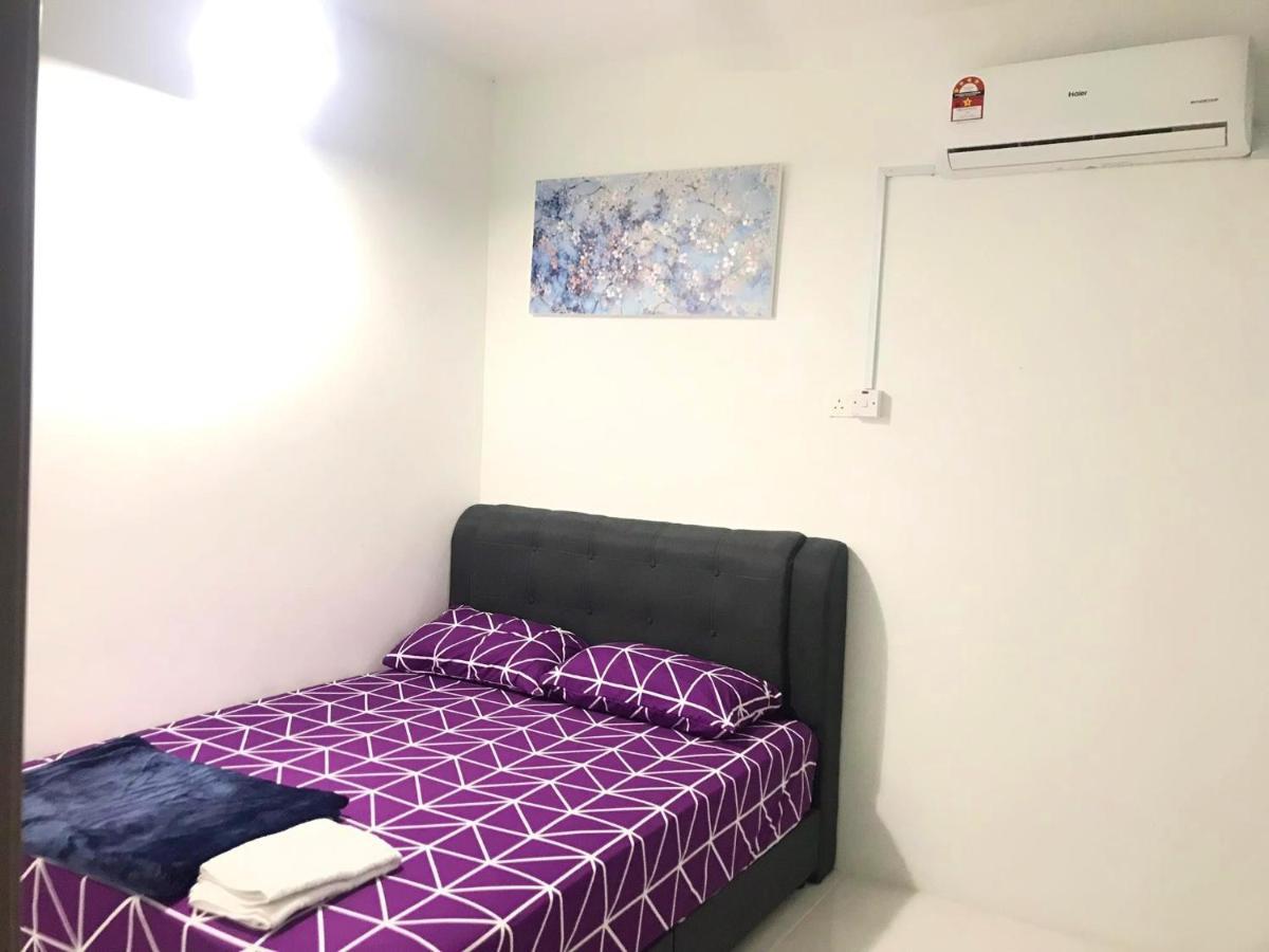 Chempaka Homestay Seri Iskandar Esterno foto